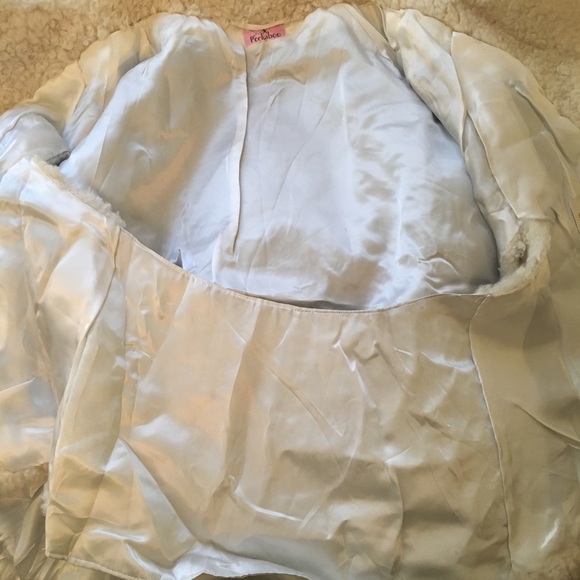 Shearling cape - Picture 7 of 7